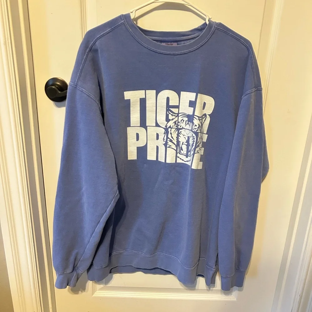 Comfort Colors Blue Tiger Pride Crewneck Sweatshirt XL - Picture 2 of 6
